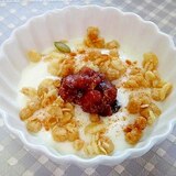 あんことグラノーラのヨーグルト